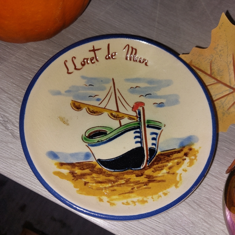 Decorative Ceramic Plate with Boat Design